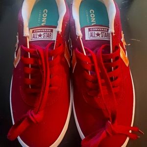 Converse sz 9 shoes
